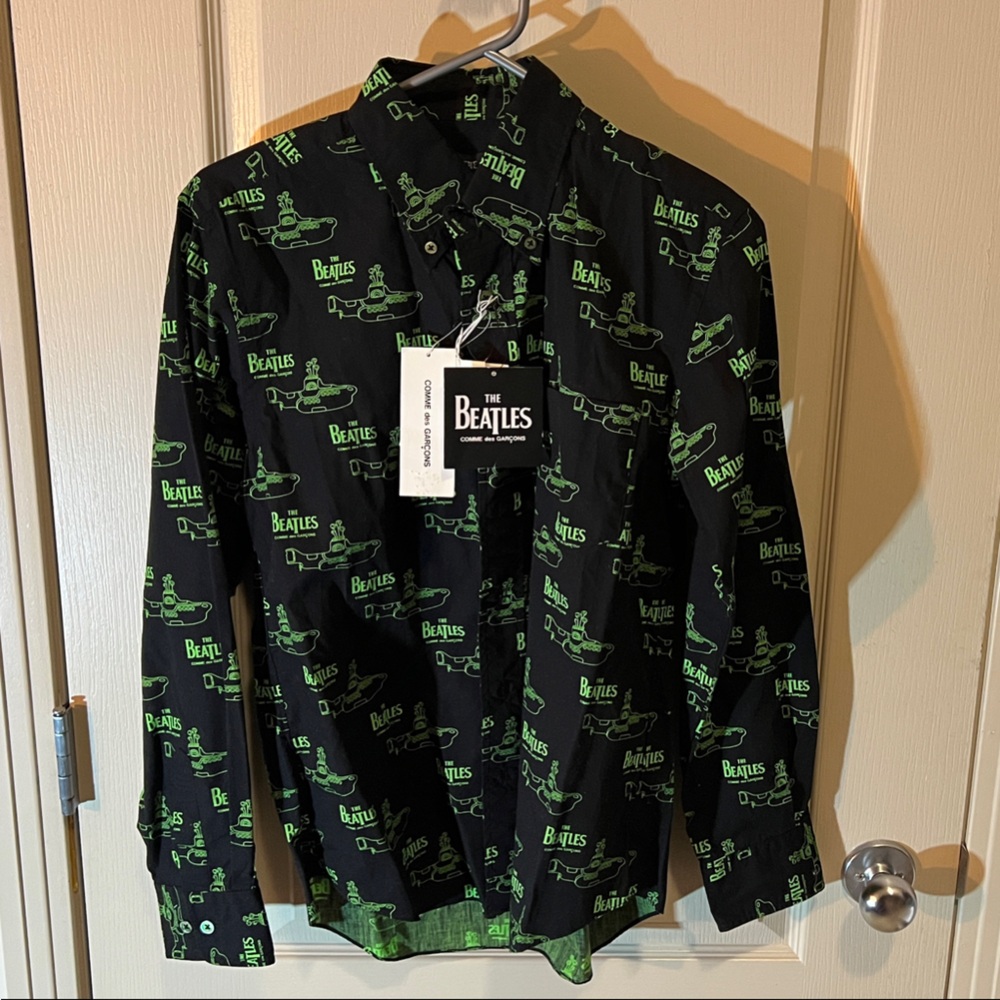 Comme des Garcons Black and Green Beatles Top